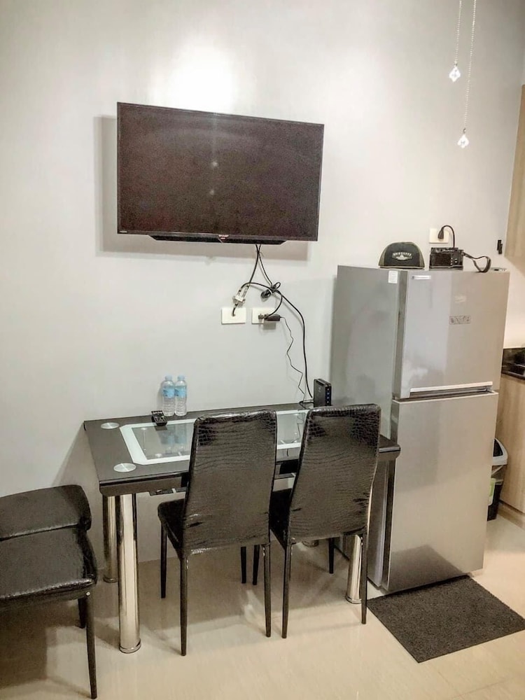 USP Suites at Shore Residences
