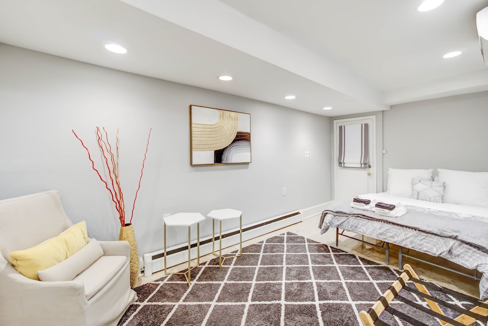 Logan Mansion Suite 1 2 Bedroom Apartment Hotel
