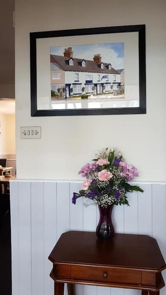 Meadows Way Guest House