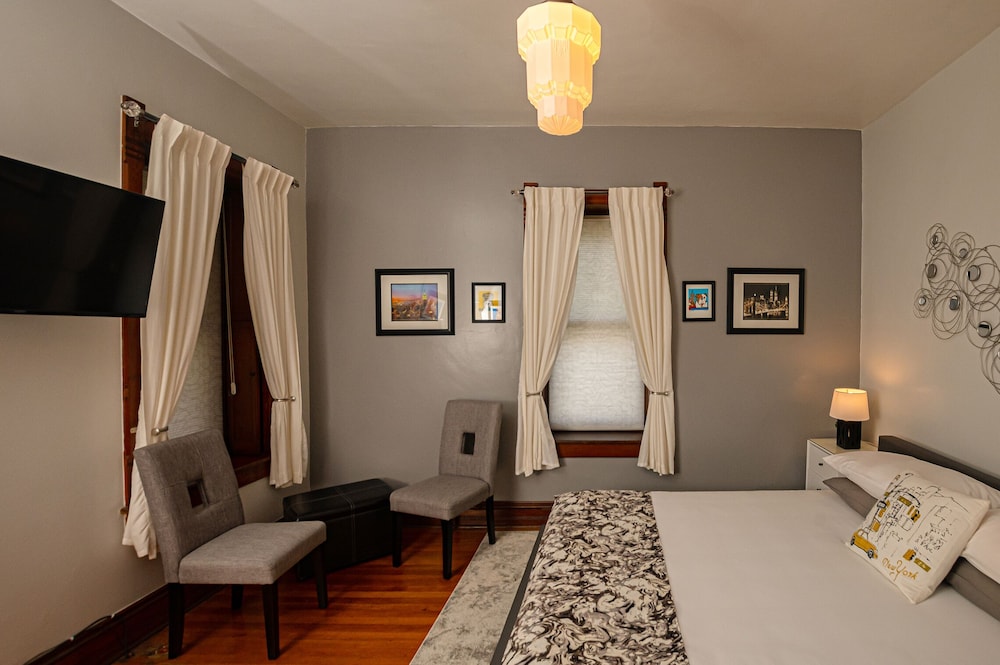 Reynolds Mansion B&B