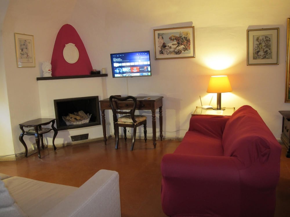 Aurora in Pantheon Apartment
