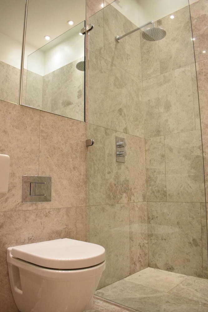 Chic 1BD Flat - 11mins to Holland Park, Kensington