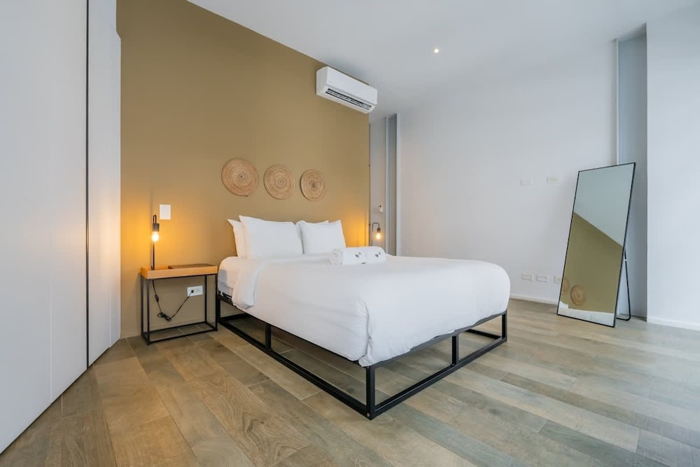 w Marvelous 2BR w Rooftop Pool In Casco Antiguo