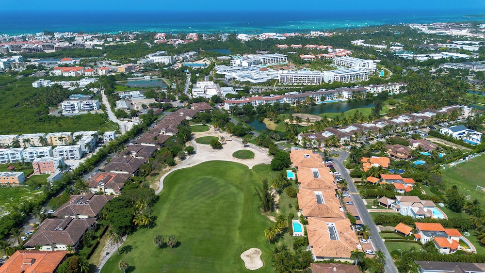 Family Elite Golf Vacations in Cocotal