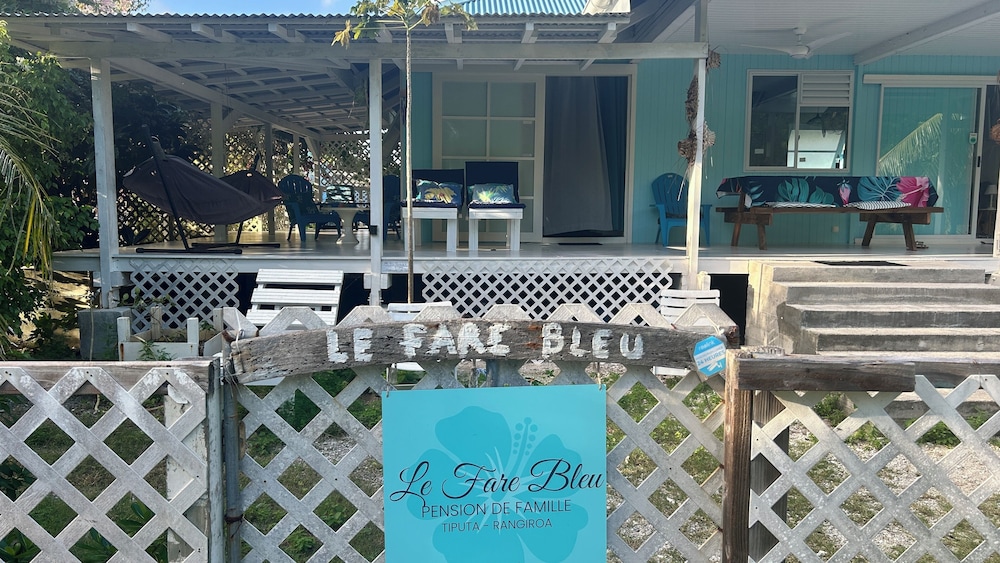 Le Fare Bleu