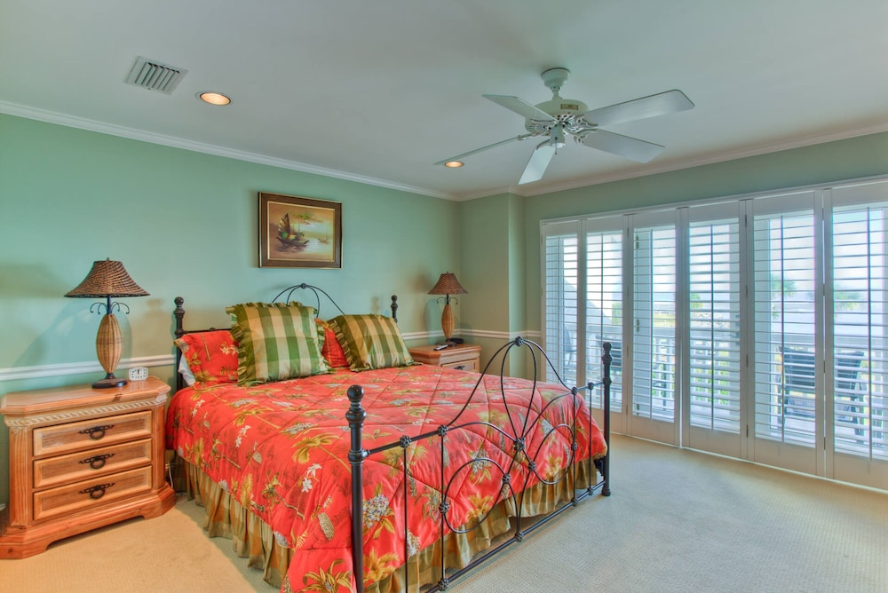 St Simons Island Vacations - 1118 Beachview Drive by Hodnett Cooper - Property Image 2