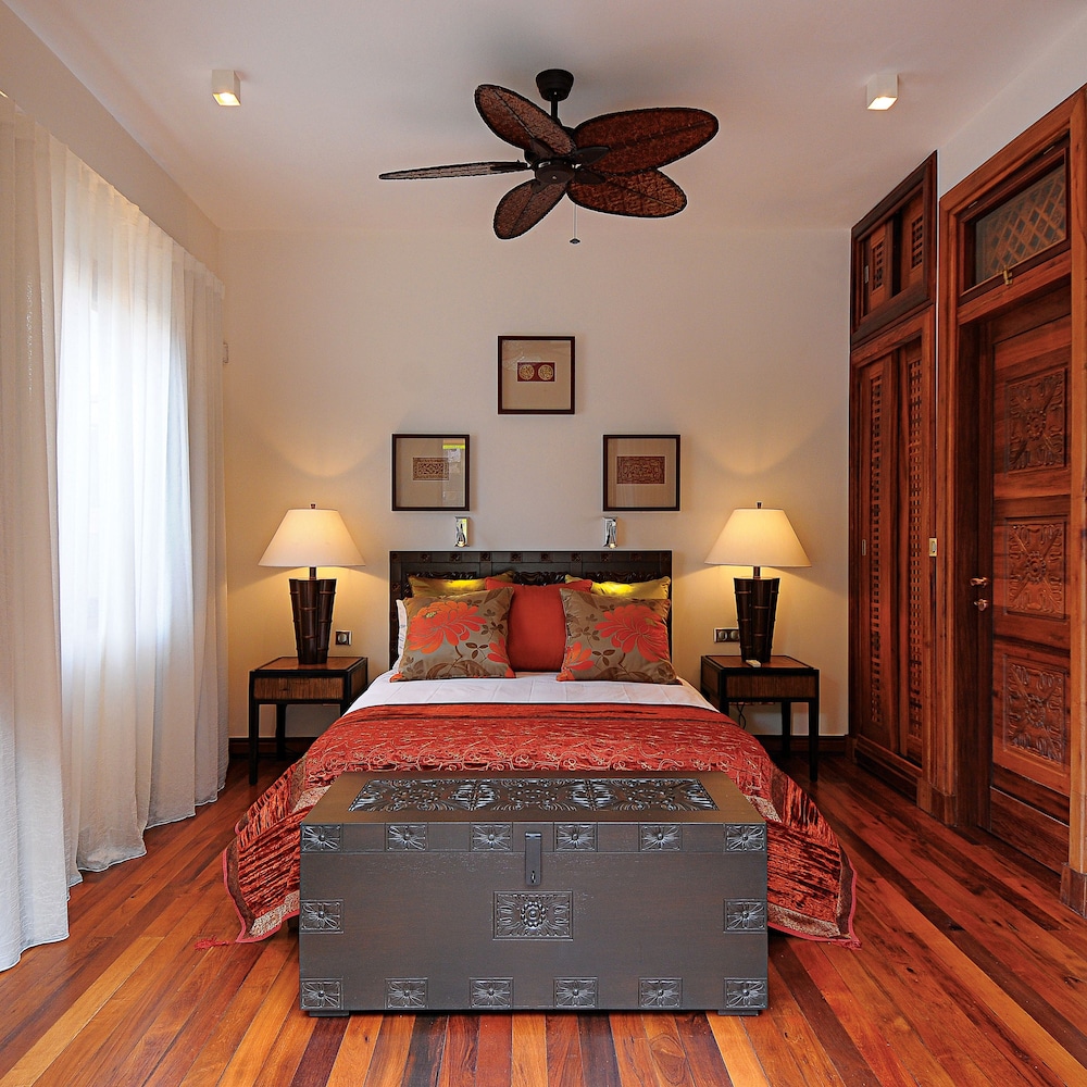 Sankhara Beachfront Villas