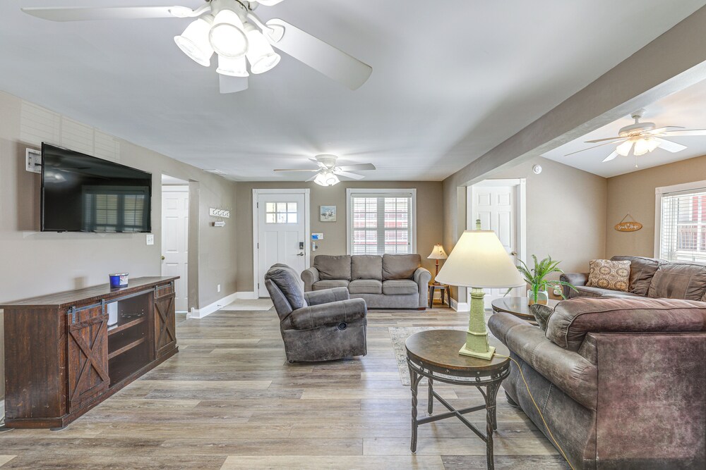 Steps to Shore: Newly Renovated Dewey Beach Home!
