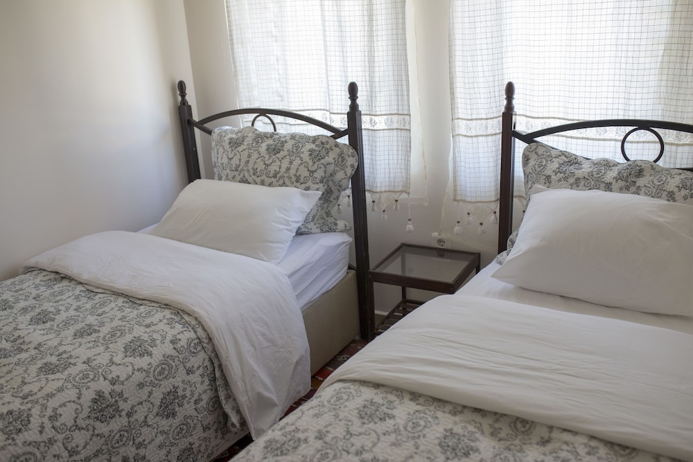 Kamelya Cave Hostel - Adults Only view 3