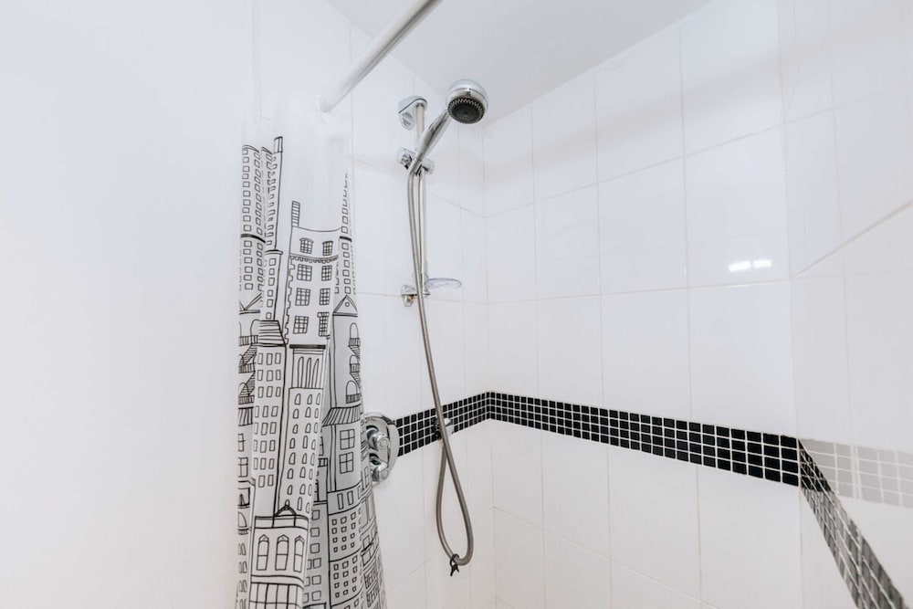 Exhilarating 2BD Flat With Outdoor Patio, Dublin!