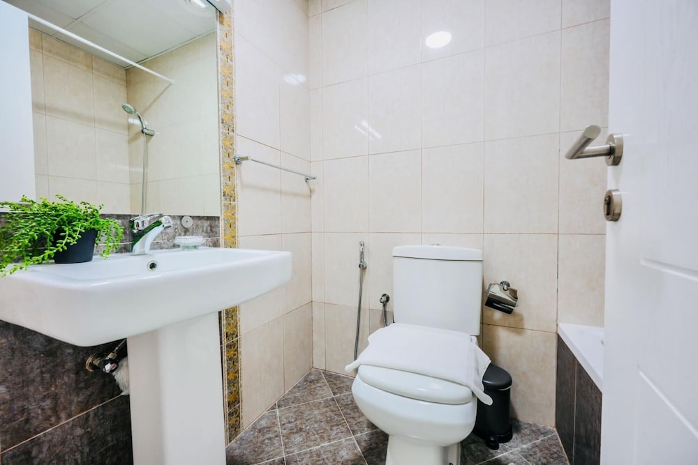 Beautiful Chic Apt w Full Marina View Nxt 2 Beach