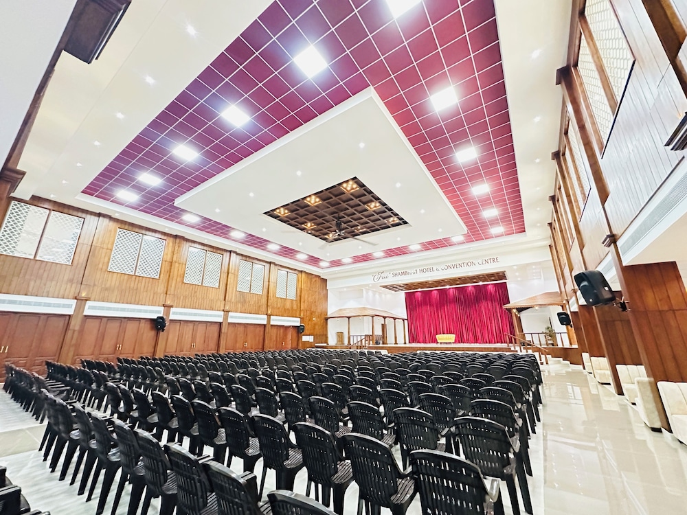 Shambhavi Hotel & Convention Centre