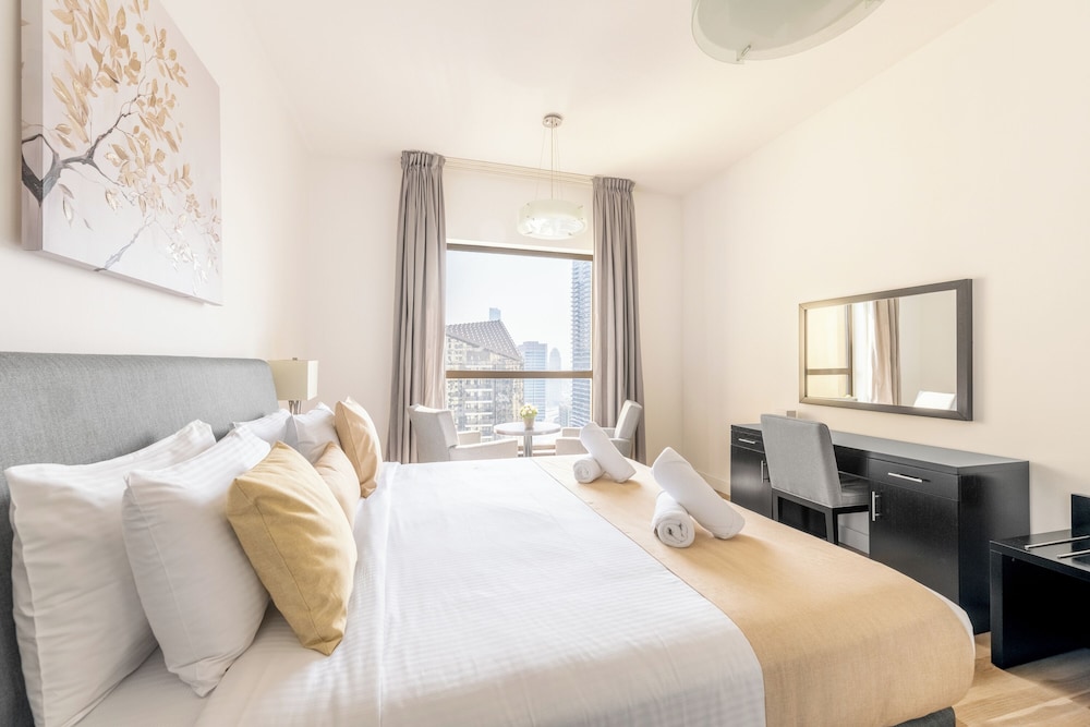 Luxe Marina View Retreat - 2BDRM