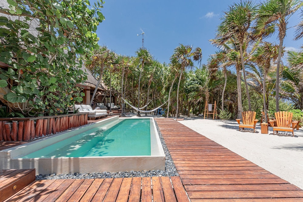 Anana Casa Cantarena Beachfront Meals Included