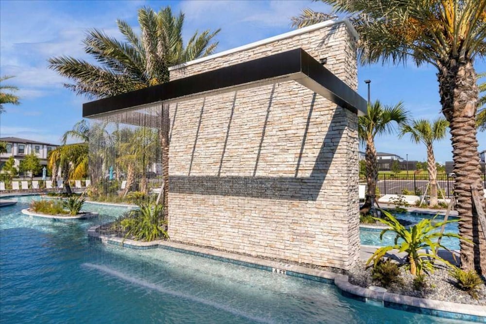 Paradiso 12bd Pool Summerkitchen Gameroom Cinema