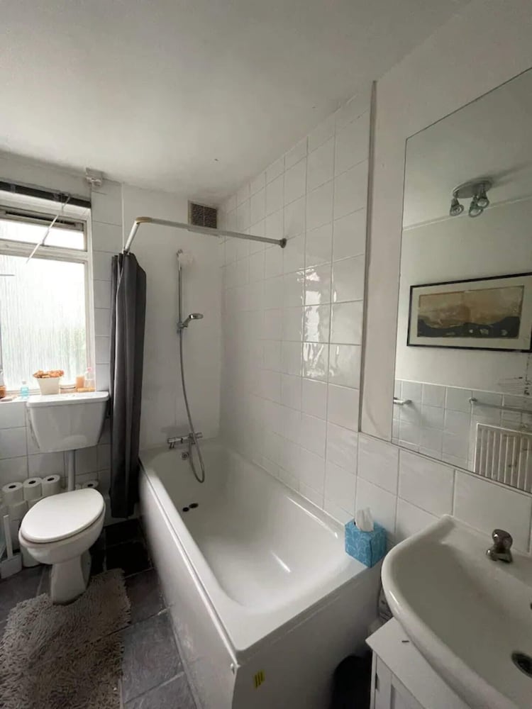 Cosy & Chic 1BD Flat - 6 Minutes to Notting Hill!