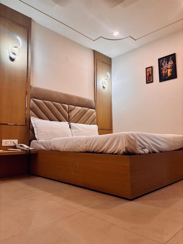 Hotel Ambrosia Delhi Airport