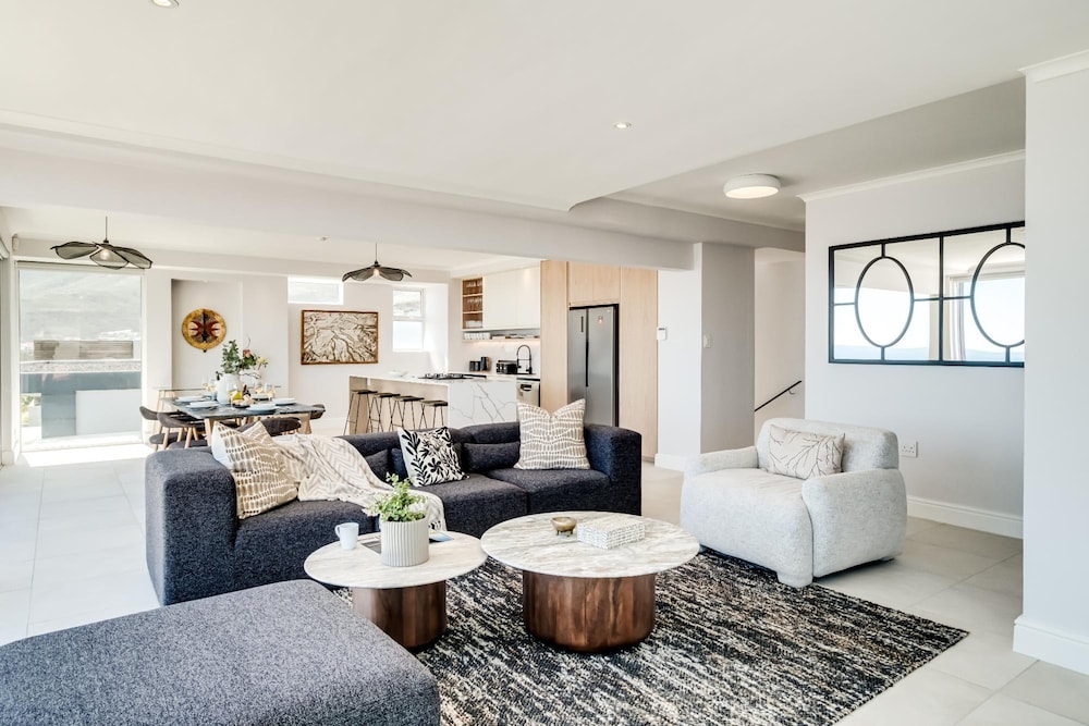 Sea View 3bed Camps Bay Apt Sapphire Tide Pad
