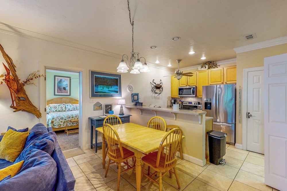 Dog-friendly Riverfront 3BR w/ Fire Pit & Dock