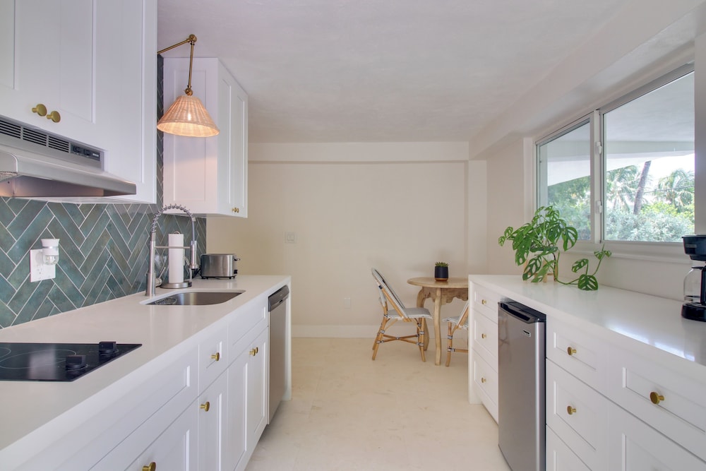 Walk to Beach: Tavernier Apartment w/ Patio!