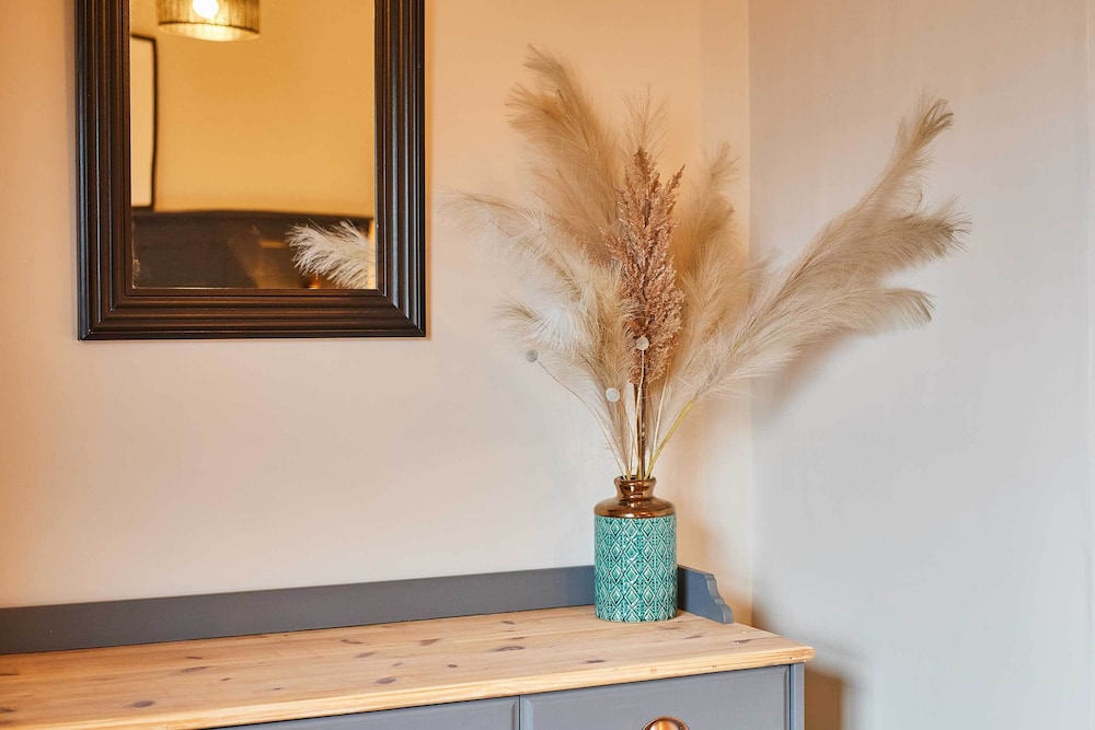 Host Stay Daisy Cottage