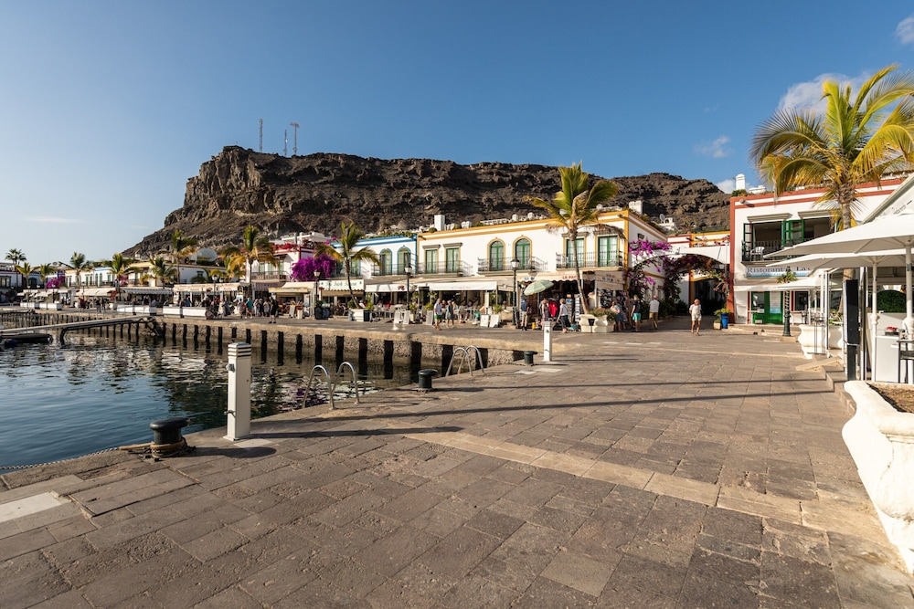 Beachfront Apartment in Playa de Mogan