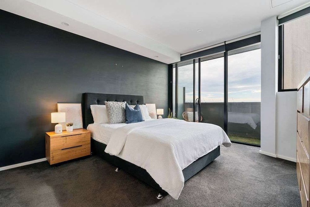 City Meets The Sea Melbourne Penthouse