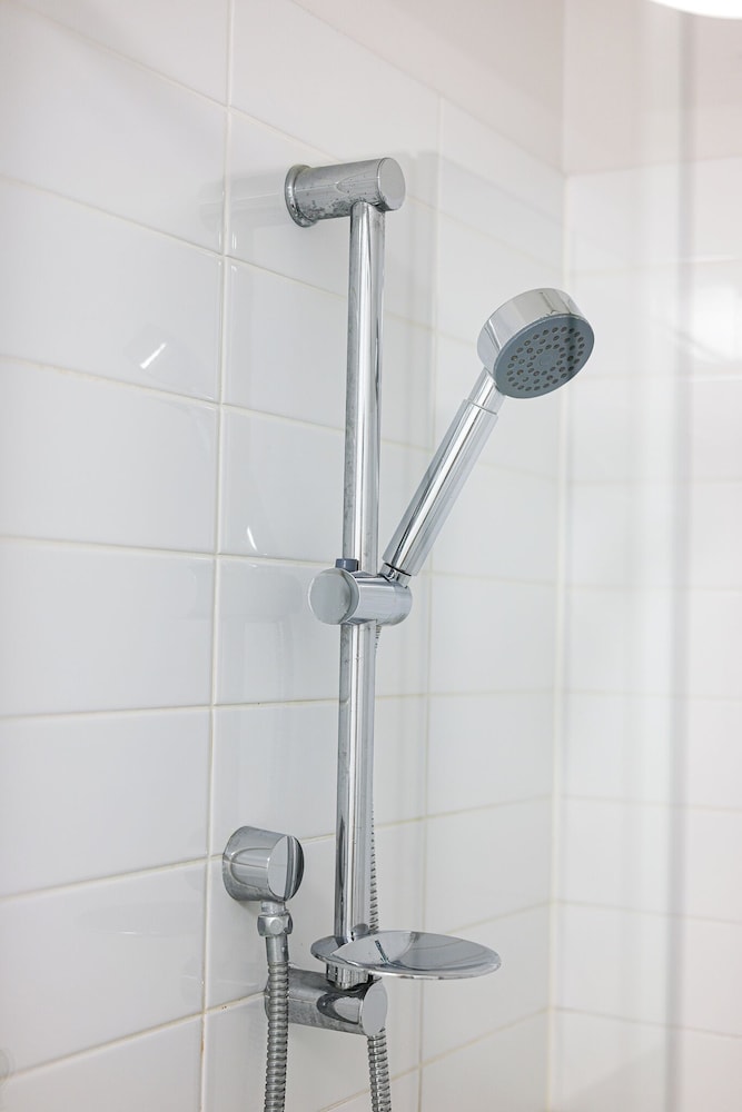 StayAU Leisure 2BR Modern CBD Apt