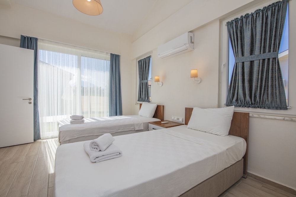 SunTeos Villa Suites - Image 17