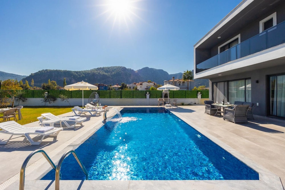 Villa Grand Yasar 4 With 4 Bedrooms and 4 Bathrooms