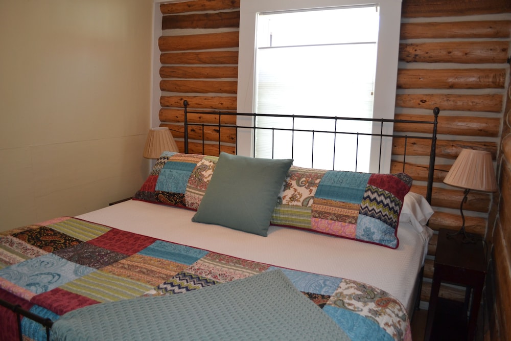 River Rock Cottages