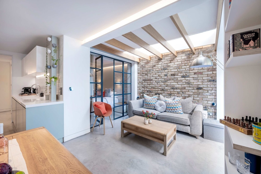 The Portobello Star - by Out of Office Lifestyle