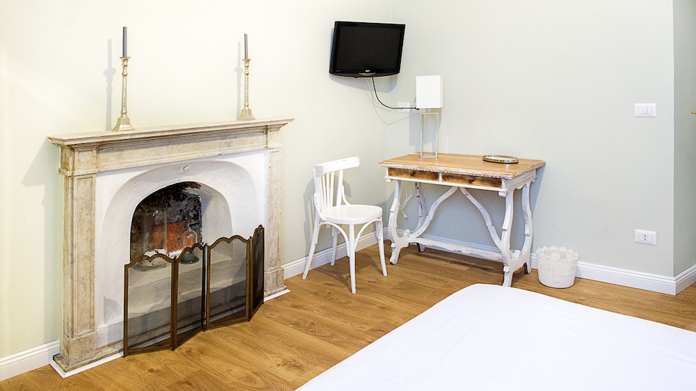 La Piazzetta Rooms