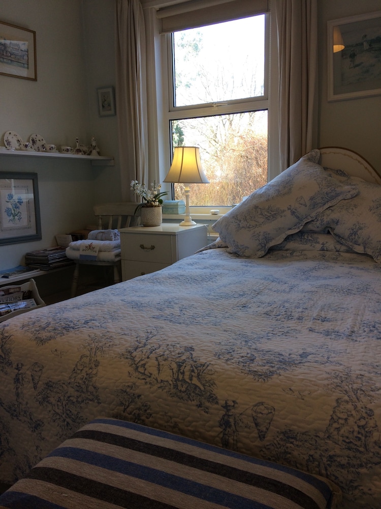 Arts & Bichons B&B