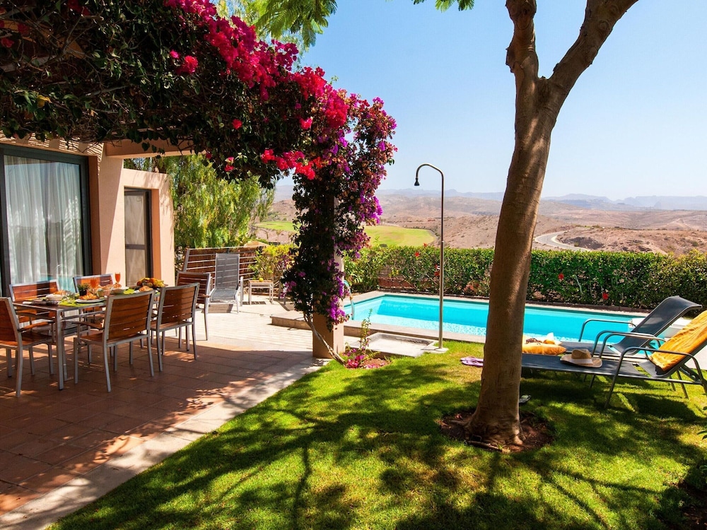 Bungalow With Communal Pool in Playa del Ingles