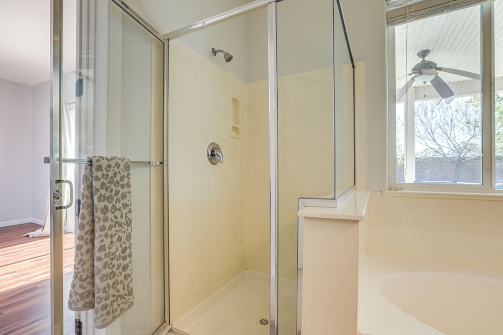 7 Mi to Dtwn: Home w/ Fenced Yard in Roseville!