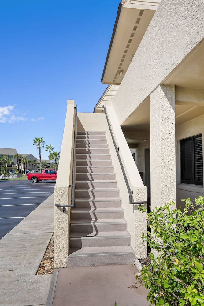 Oceanfront Patio Pool Tennis BBQ Free Parking