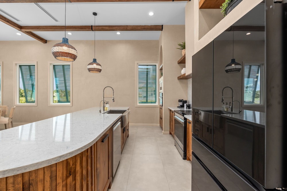 Nomad House At The Shores 3 Bedroom Home