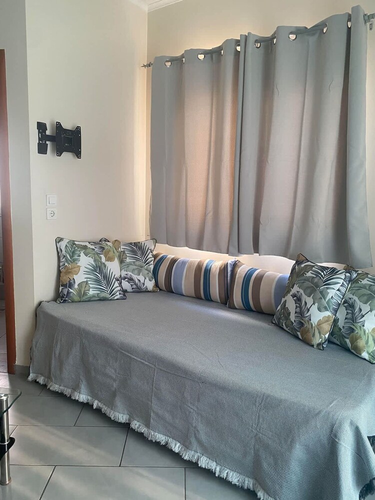 Arethousa Urban View - Chalkida s Cozy Nest