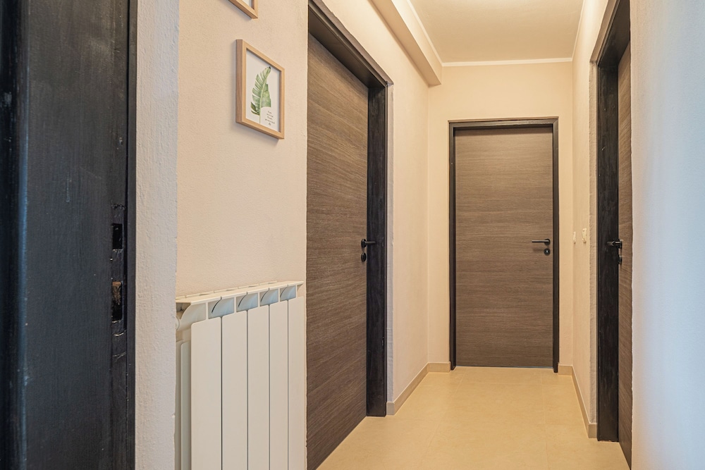 Seaview Apartment Double D