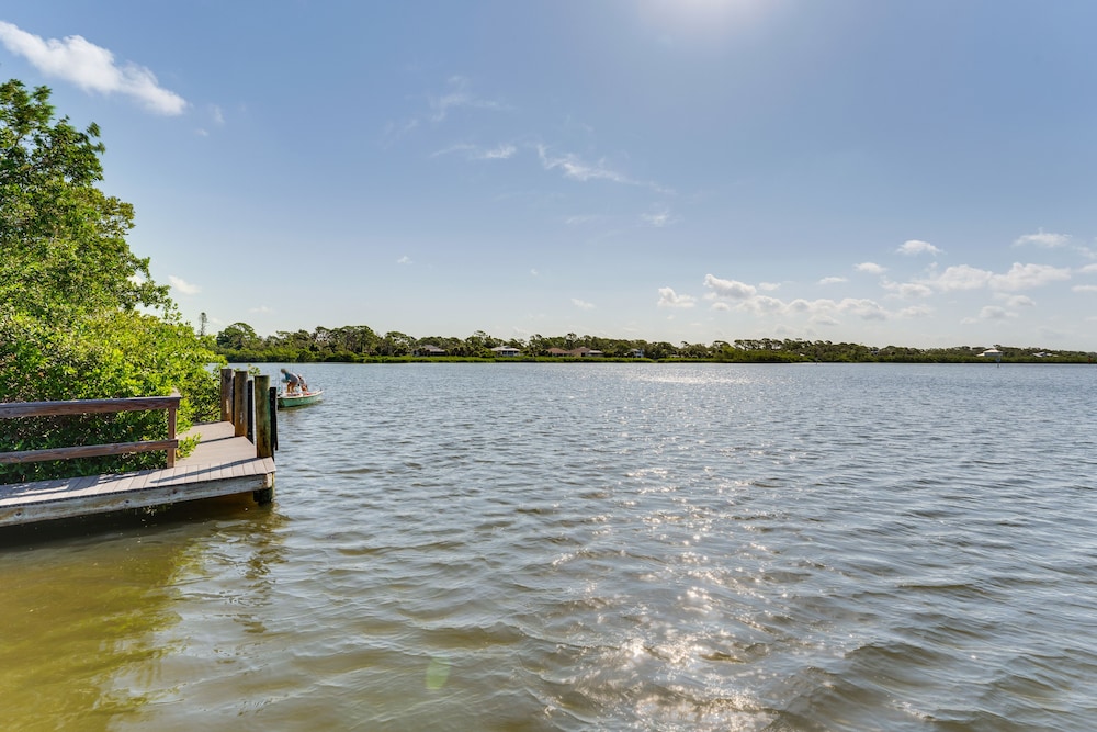 Pet-friendly Venice Vacation Rental, 3 Mi to Beach