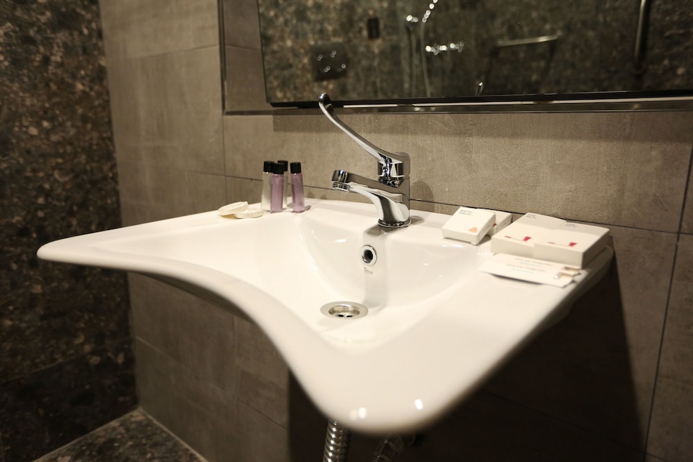 Royal Tophane - Image 36