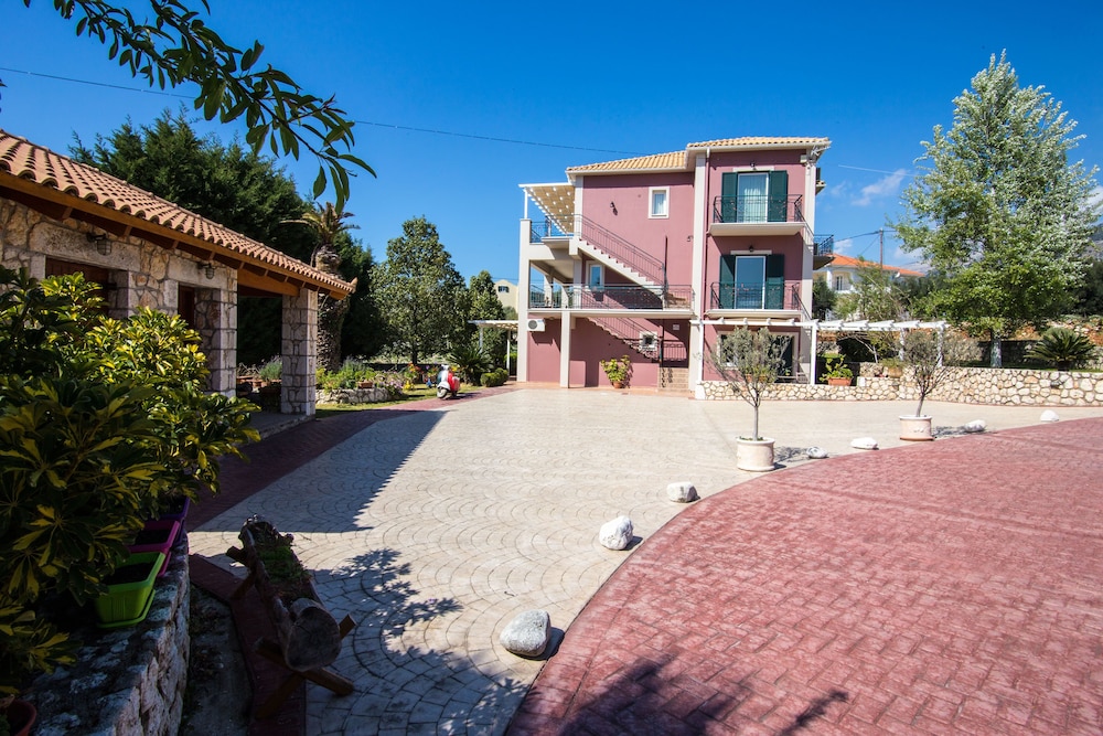 Dina Apartments