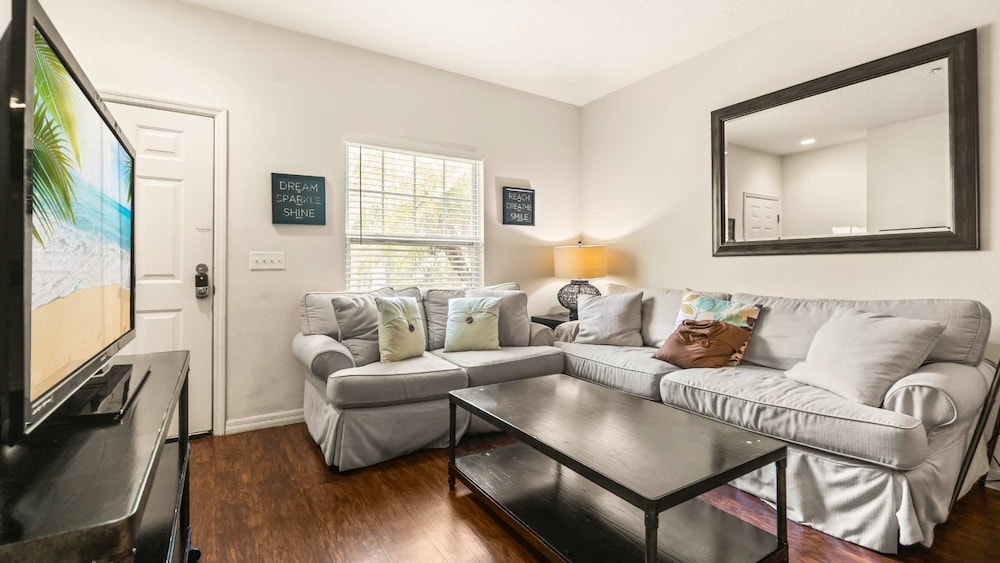 Upstay Modern 3BR Townhome w Pool Near Disney