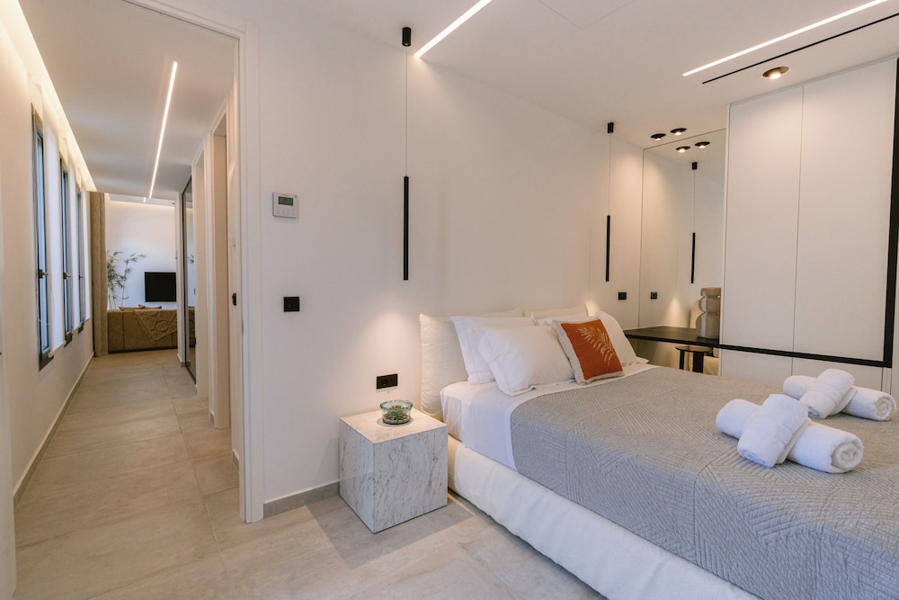 DOMUS GARDEN APARTMENTS photo 4