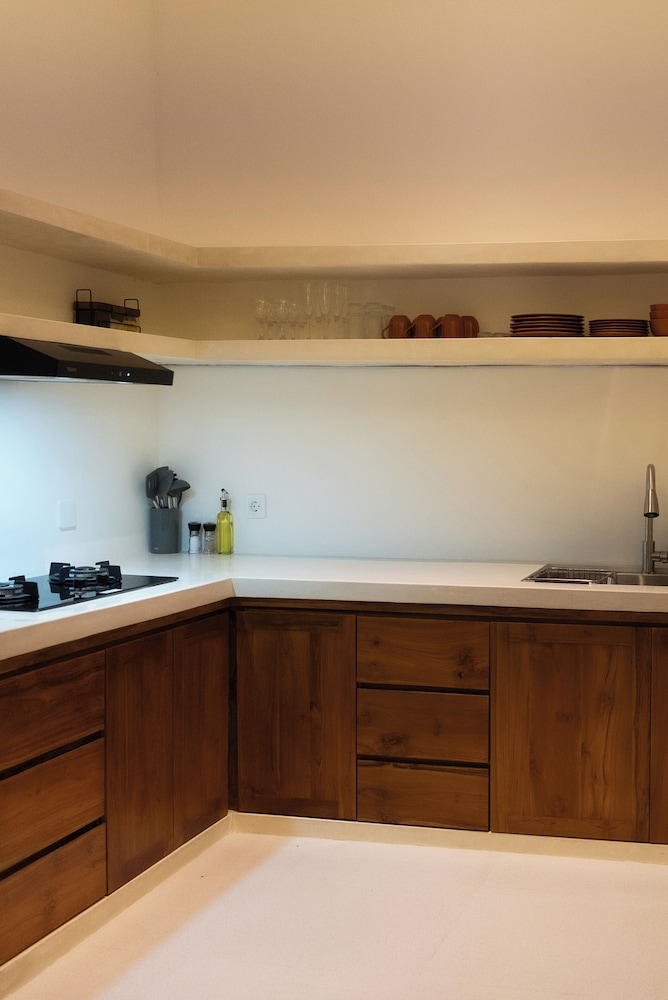 Tropical 2BR Private Villa, 6min Pererenan Beach