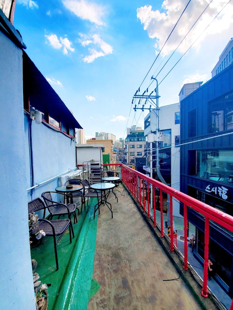 Naru Hostel