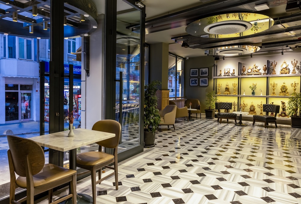 Marius Otel - Image 14