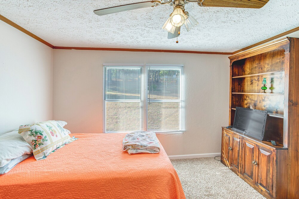 Fish On-site: Lake Murray Family Home