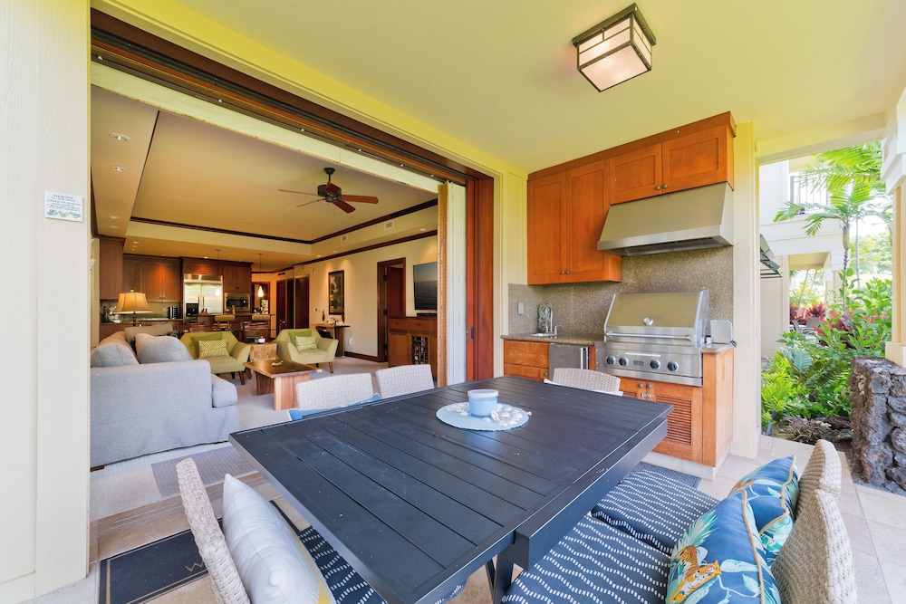 Hotel Hilton Pool Pass Included, Kolea - Luxe 2BR Condo - Image 1